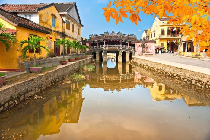 chua-cau-hoi-an-bieu-tuong-kien
